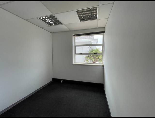 210M² OFFICE TO LET IN BRYANSTON